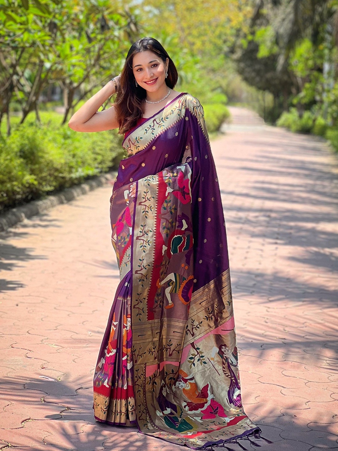 

LeeliPeeri Designer Woven Design Zari Silk Blend Paithani Saree, Purple