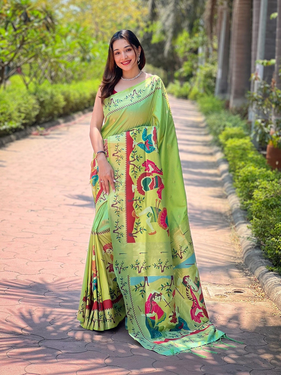 

LeeliPeeri Designer Ethnic Motifs Zari Silk Blend Paithani Saree, Green