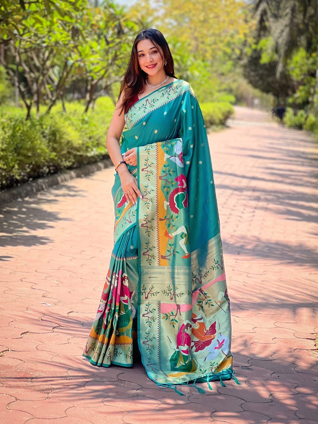 

LeeliPeeri Designer Ethnic Motifs Zari Silk Blend Paithani Saree, Teal