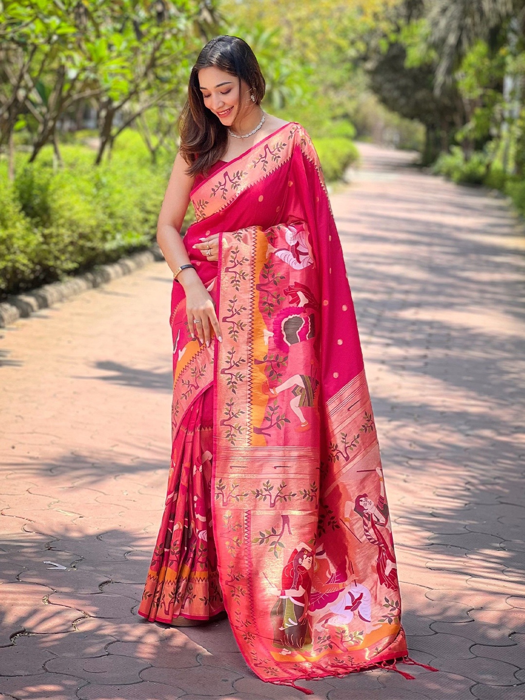 

LeeliPeeri Designer Ethnic Motifs Zari Silk Blend Paithani Saree, Pink