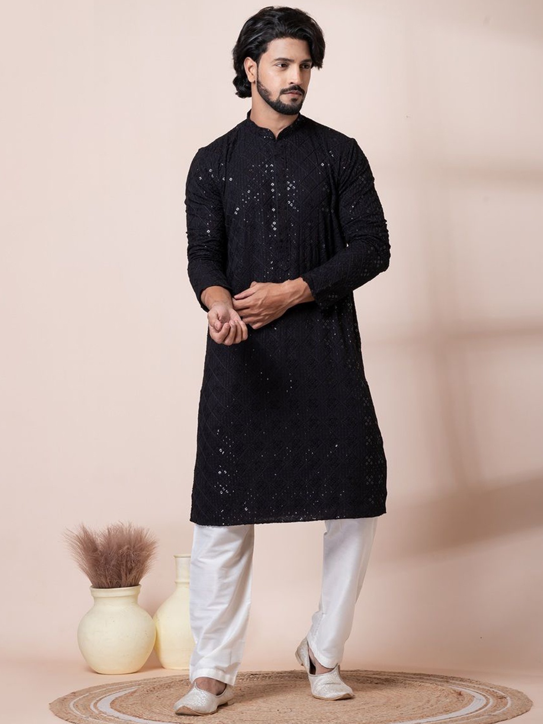 

HU - Handcrafted Uniquely Geometric Embroidered Pure Cotton Straight Kurta with Pyjamas, Black