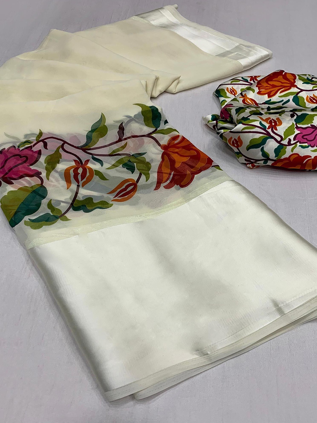

Peachmode Floral Pure Georgette Saree, Off white