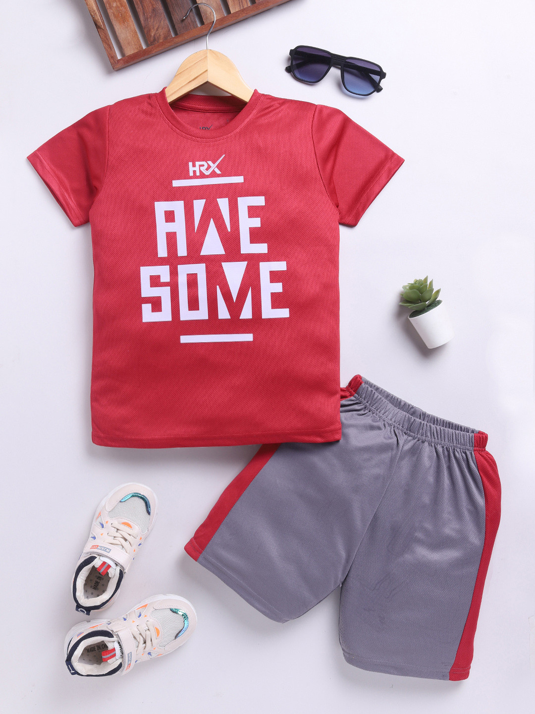

HRX by Hrithik Roshan Boys Rapid-Dry Printed T-shirt with Shorts, Maroon