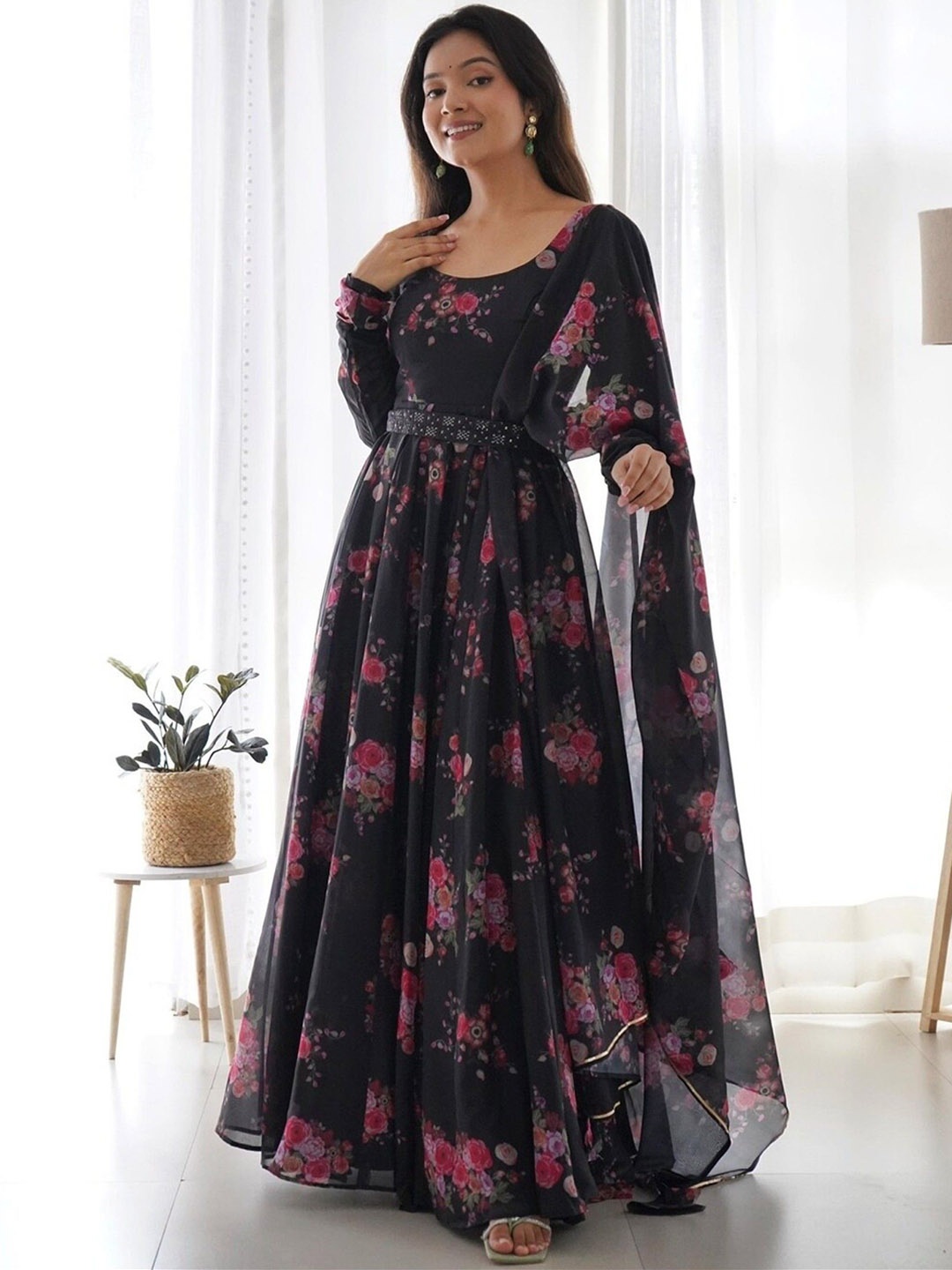 

Femvy Floral Printed Anarkali Kurta, Black
