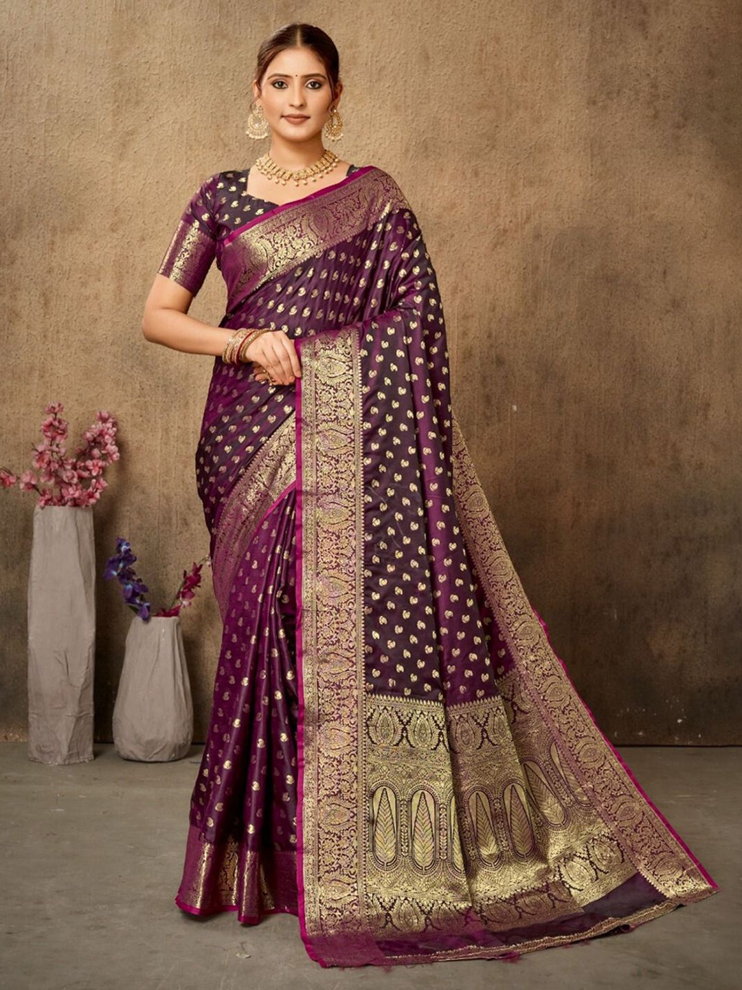

Royal Rajgharana Saree Woven Design Zari Pure Silk Banarasi Sarees, Magenta