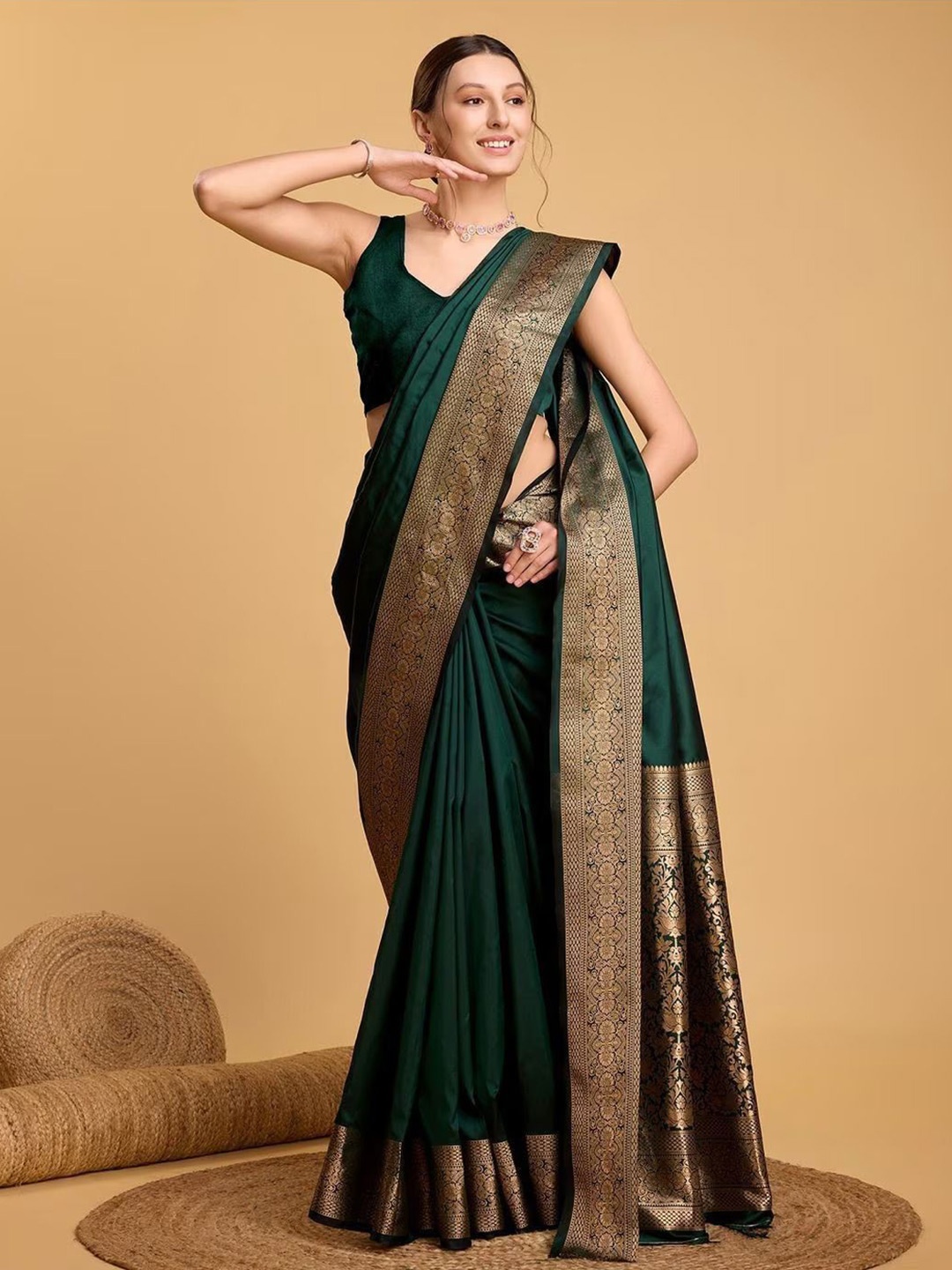 

Royal Rajgharana Saree Woven Design Pure Silk Banarasi Sarees, Green