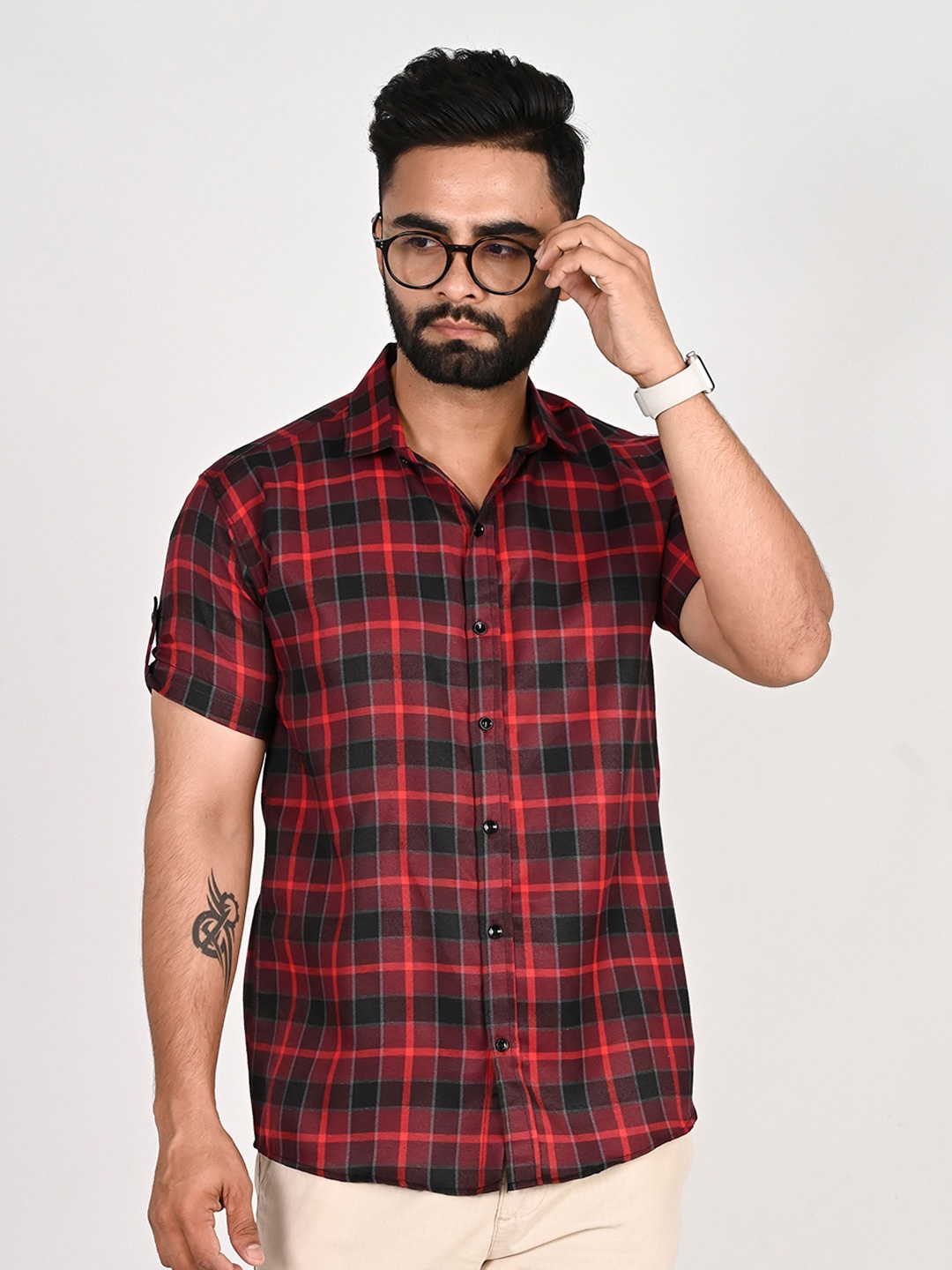 

Tanip Men Spread Collar Checked Cotton Casual Shirt, Red