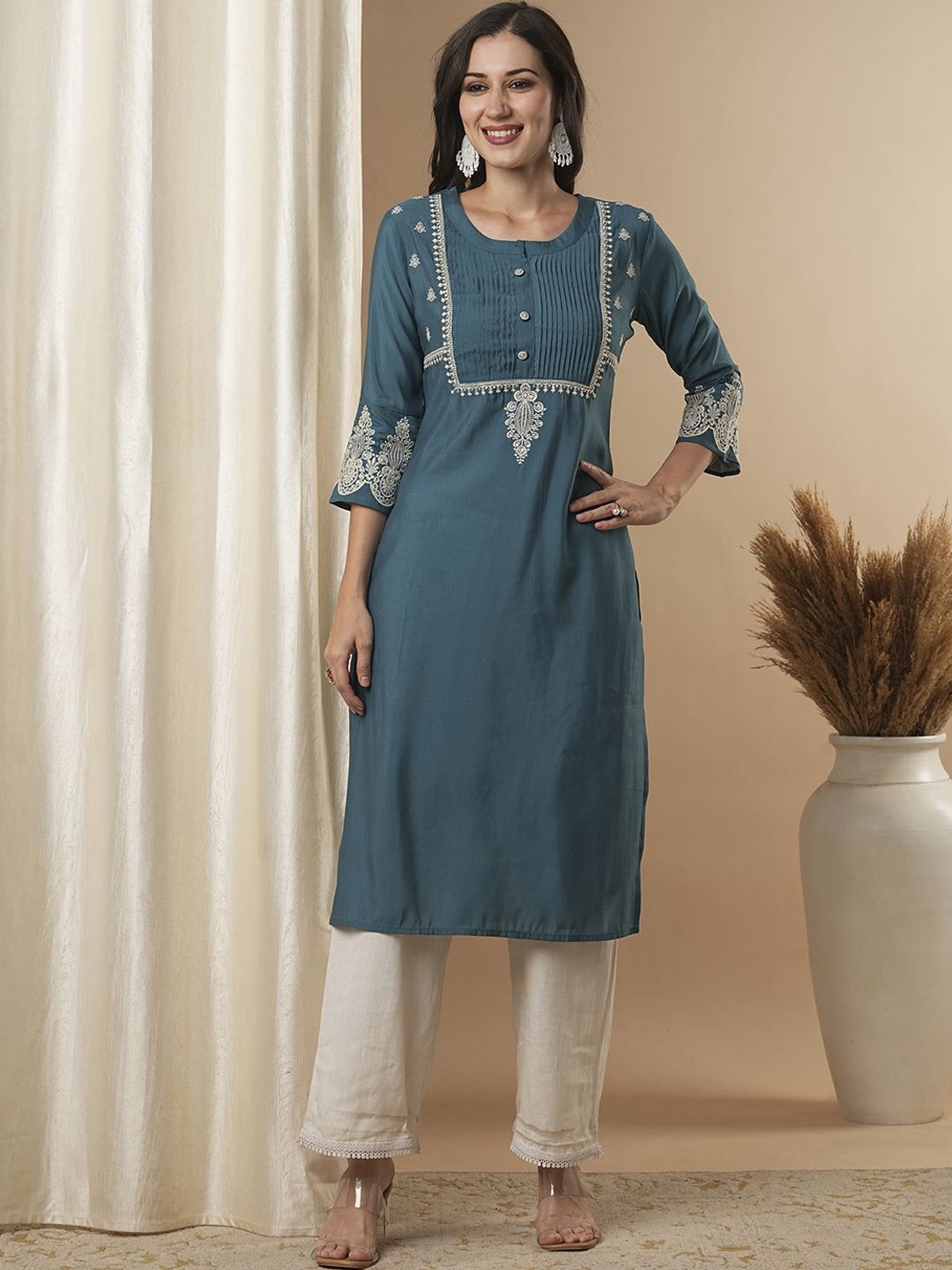 

FASHOR Floral Embroidered Sequinned Straight Kurta, Blue