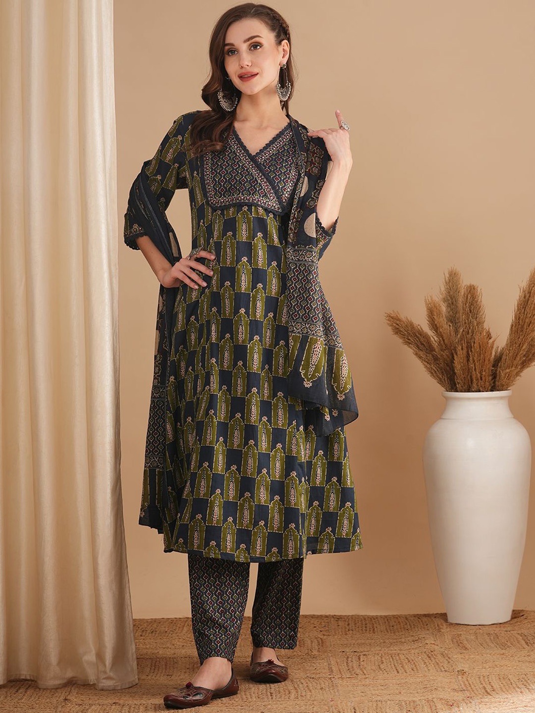 

FASHOR Ethnic Motifs Printed Regular Pure Cotton Straight Kurta with Trousers & Dupatta, Grey