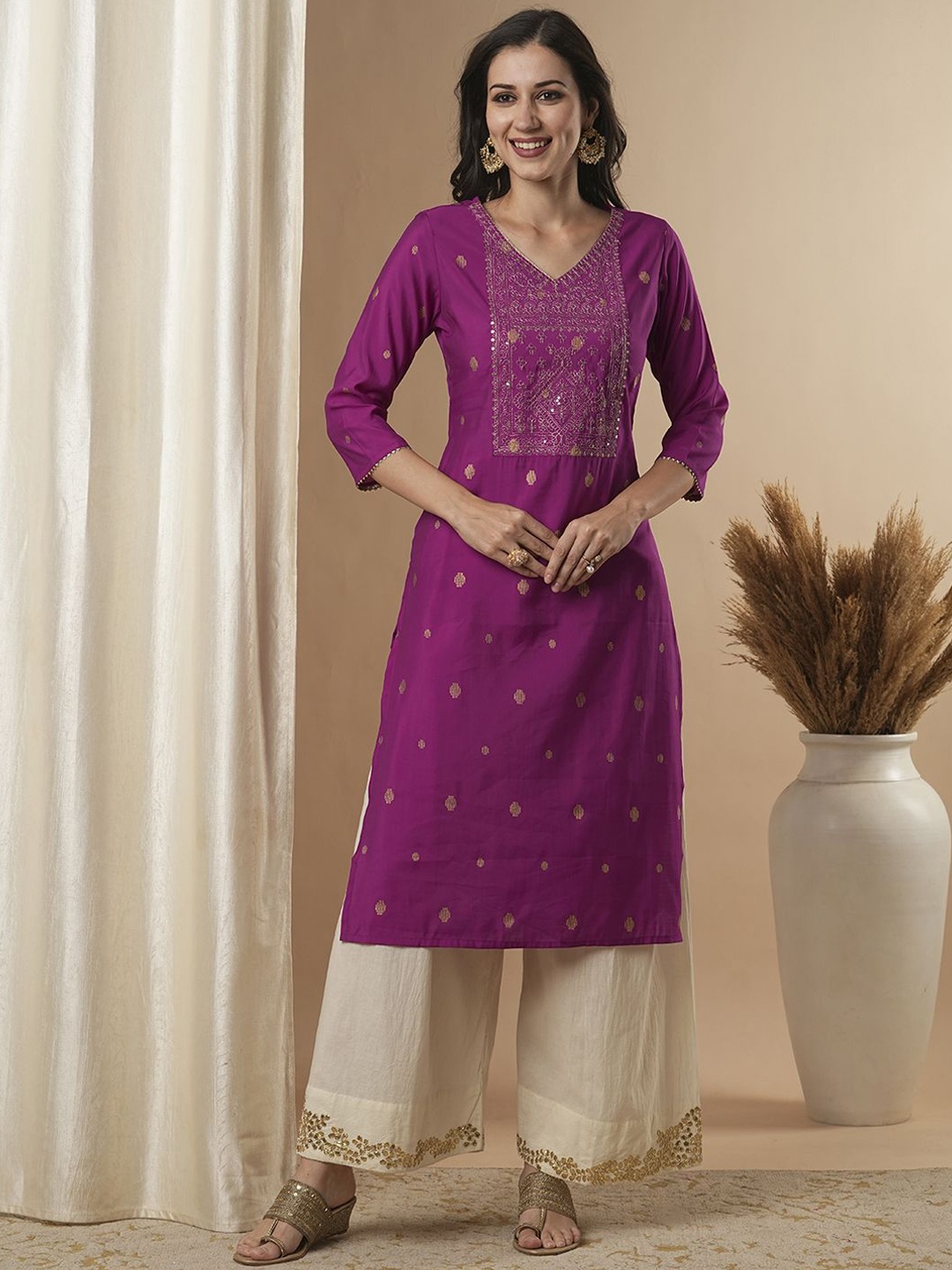 

FASHOR Ethnic Motifs Embroidered Zari Straight Kurta, Purple