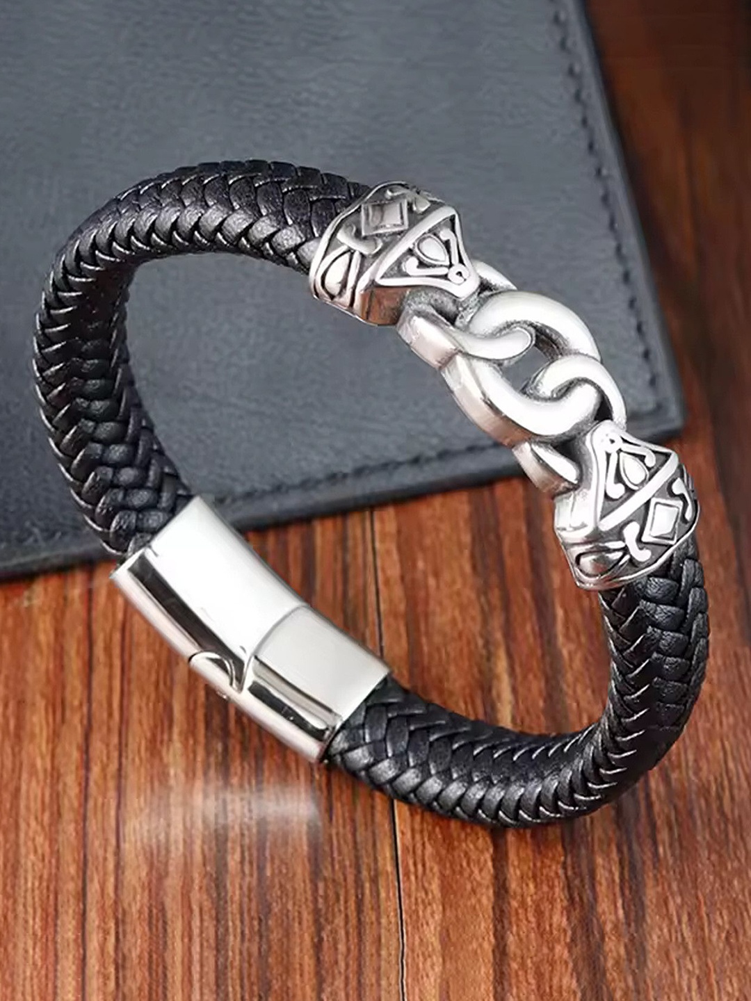 

Lila Unisex Stainless Steel Kada Bracelet, Black