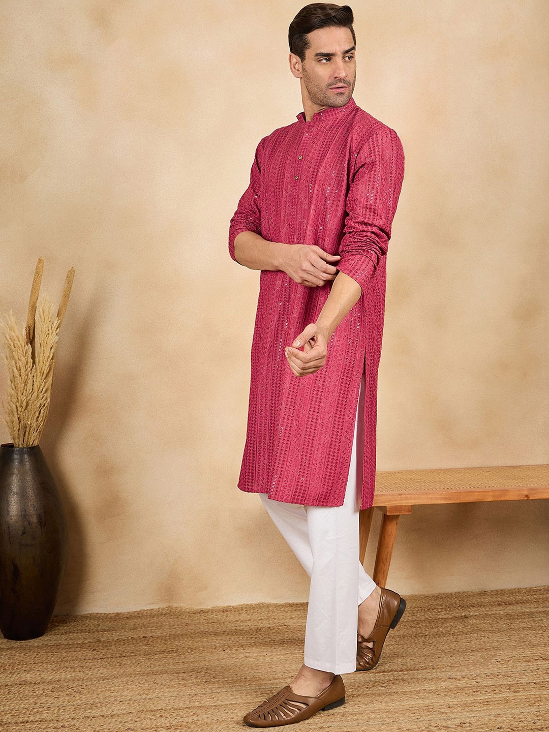 

House of Pataudi Floral Embroidered Sequinned Mandarin Collar Straight Kurta, Pink