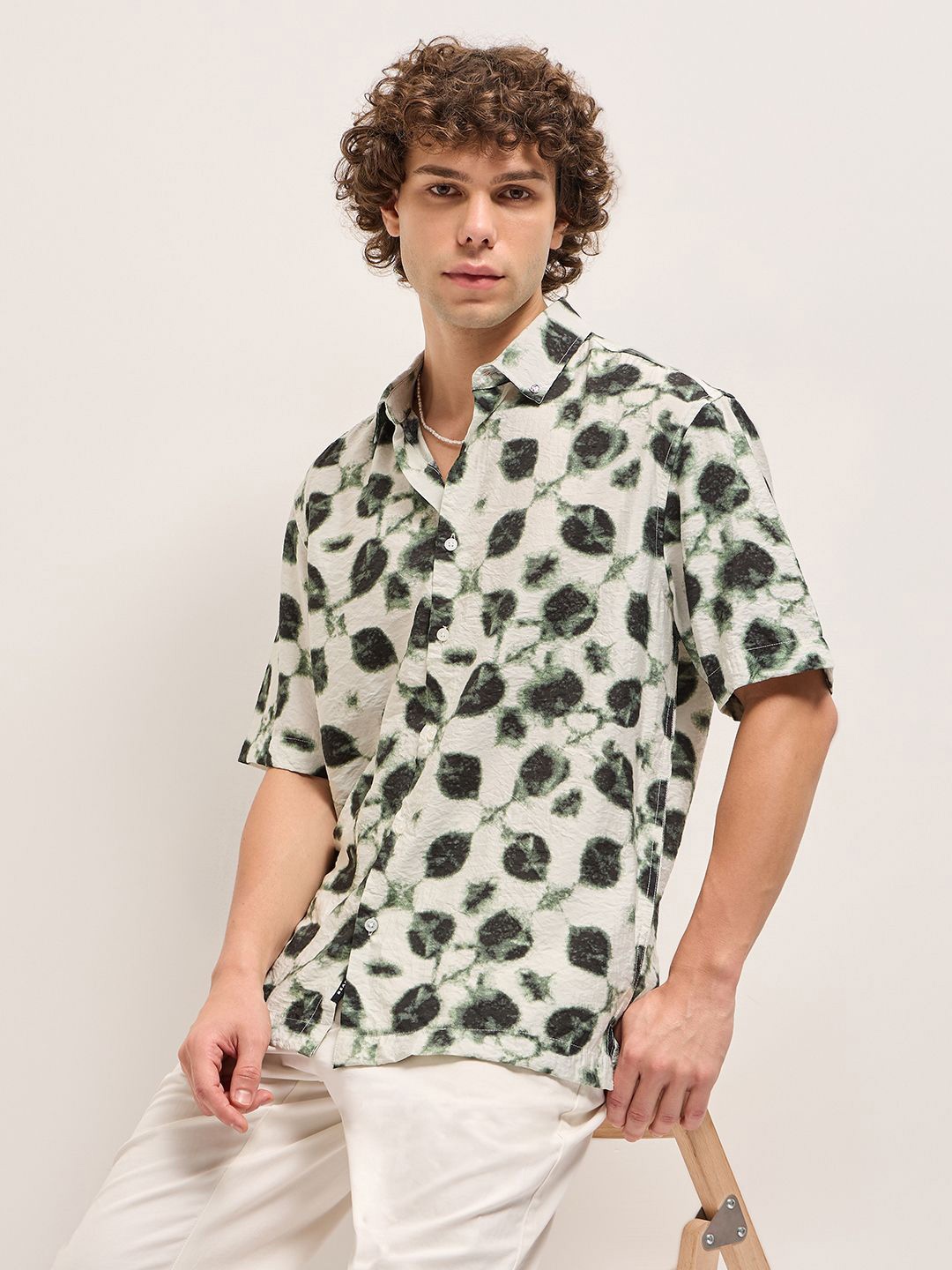 

THE BEAR HOUSE Men Spread Collar Abstract Printed Relaxed Fit Casual Shirt, Off white