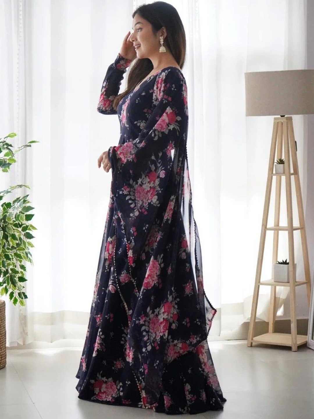 

Krunal Raiyani Round Neck Floral Printed Anarkali Cotton Kurta with Dupatta, Black