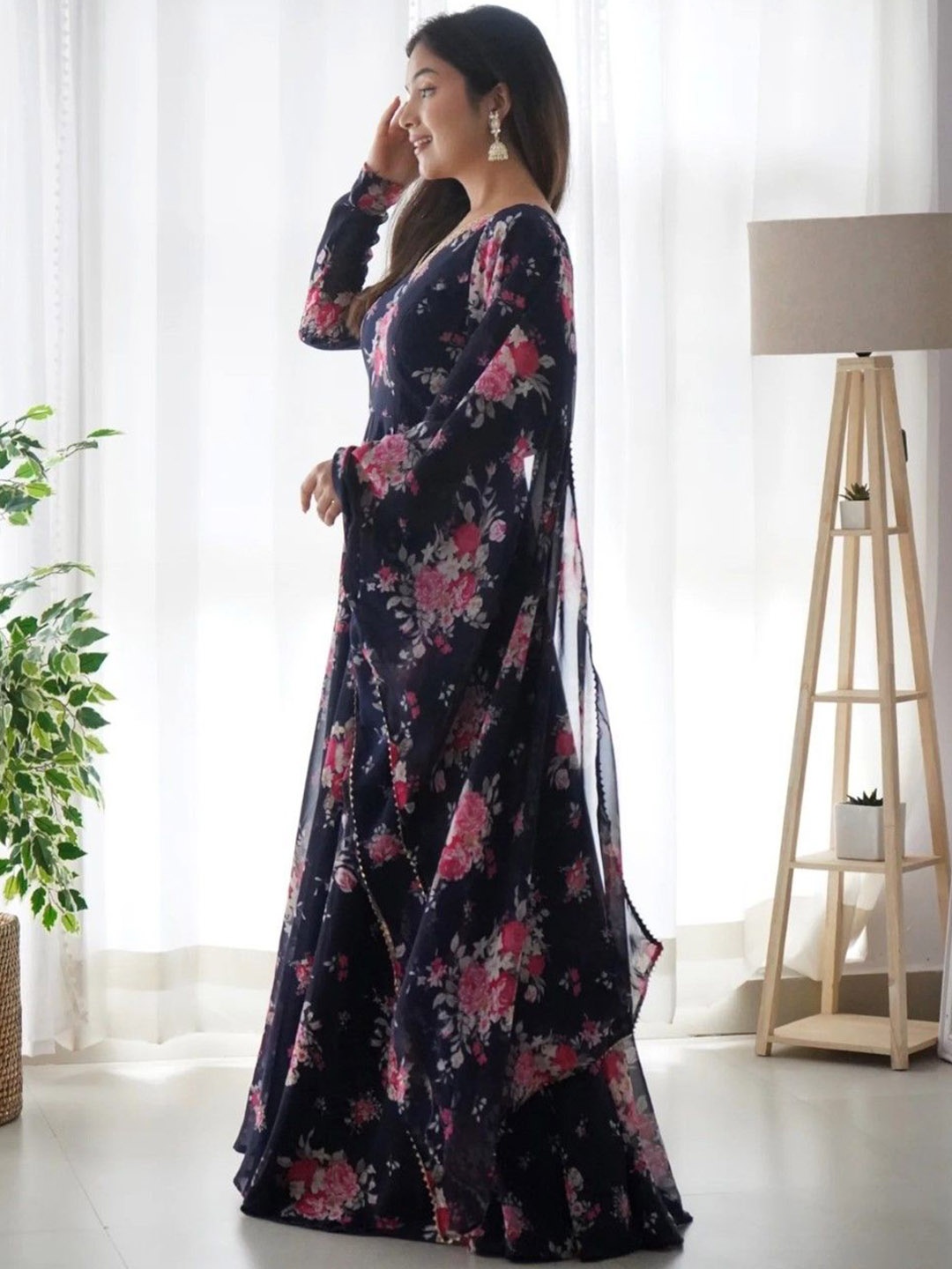 

Krunal Raiyani Round Neck Floral Printed Anarkali Cotton Kurta with Dupatta, Black
