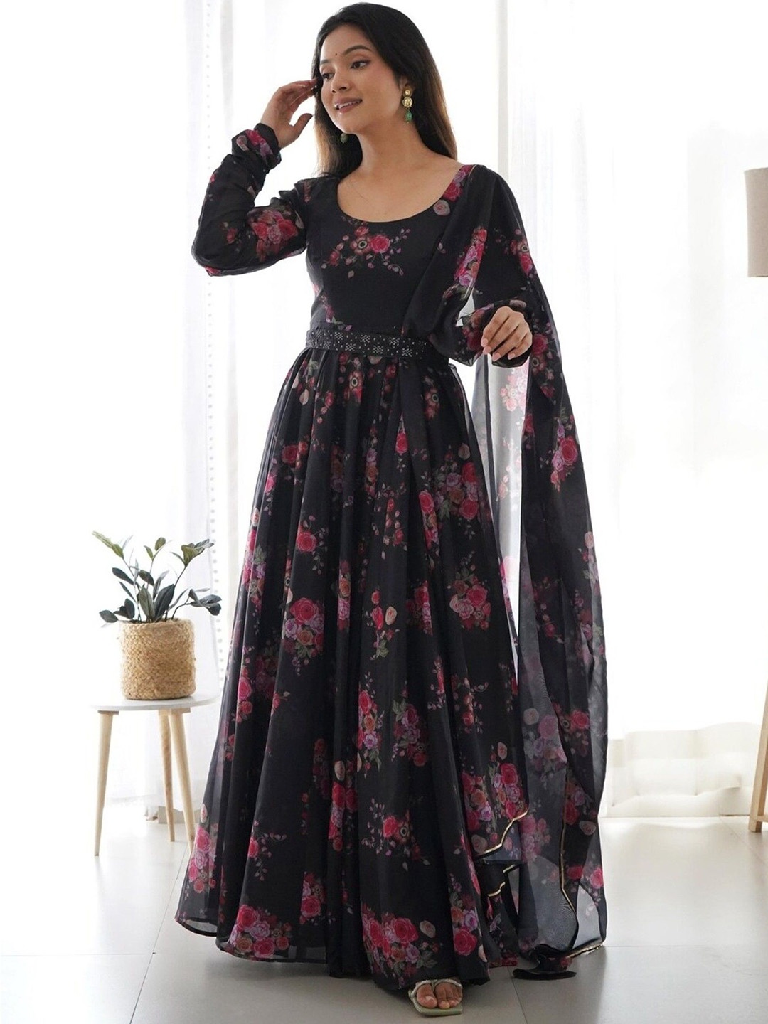 

Krunal Raiyani Round Neck Floral Printed Anarkali Cotton Kurta with Dupatta, Black