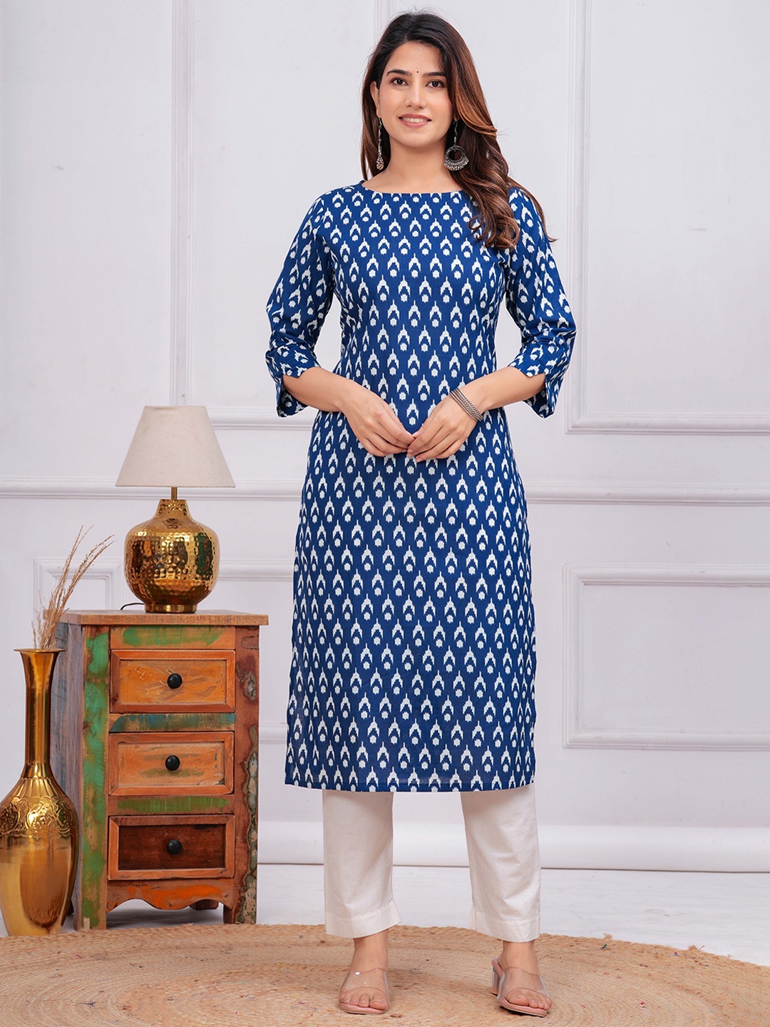 

Meeranshi Butta Printed Pure Cotton Straight Kurta, Blue