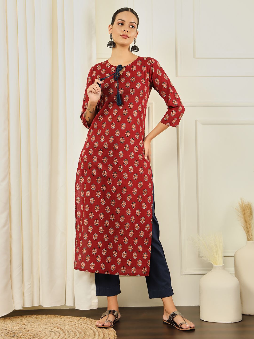 

Meeranshi Ethnic Motifs Printed Kurta, Maroon