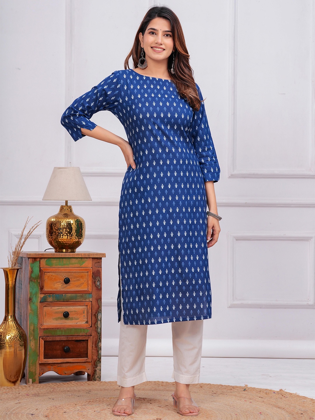 

Meeranshi Butta Printed Pure Cotton Straight Kurta, Blue