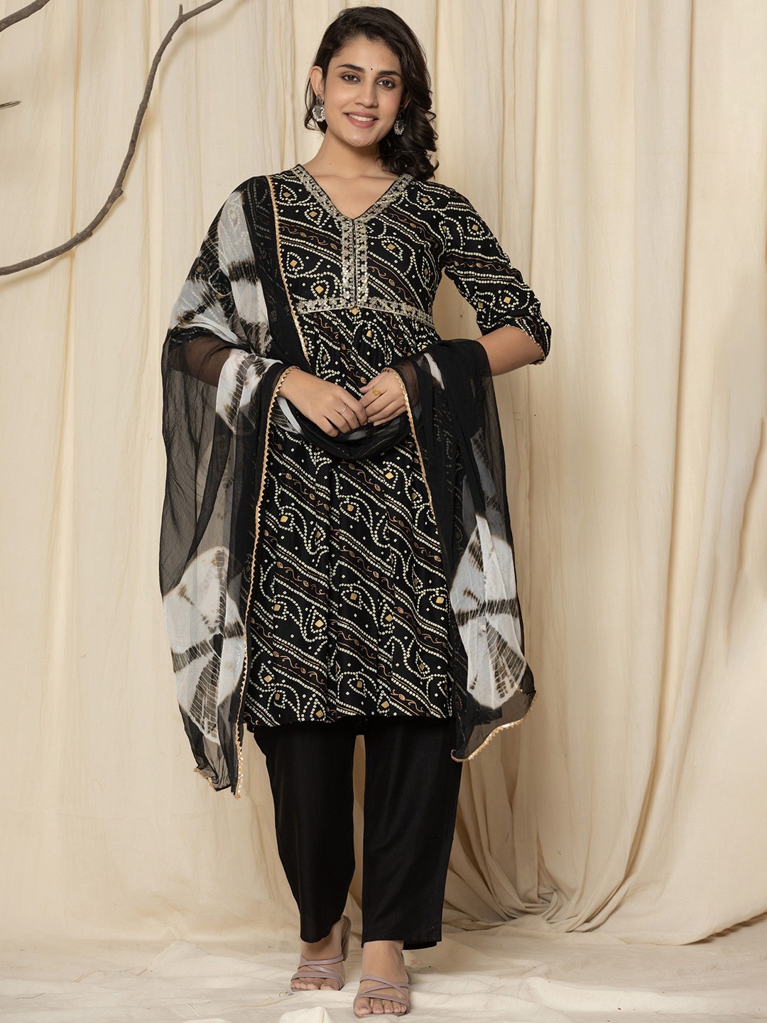 

ALLEN WEAVE Bandhani Printed Embellished Kurta With Trouser And Dupatta, Black