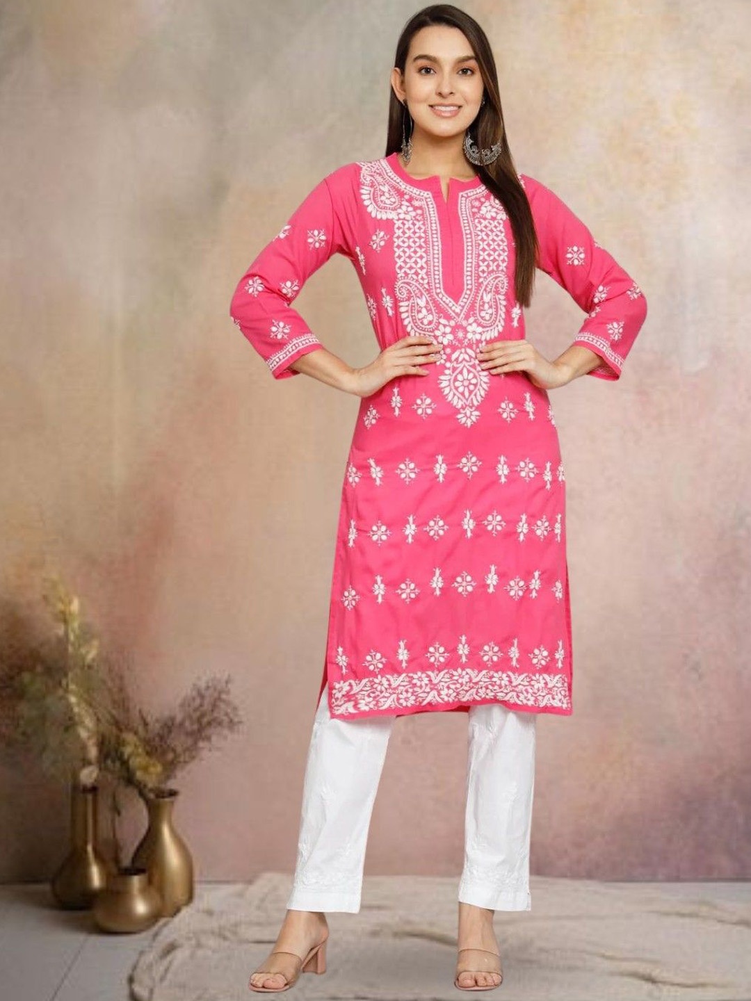 

PARAMOUNT CHIKAN Women Ethnic Motifs Embroidered Chikankari Floral Kurta, Pink