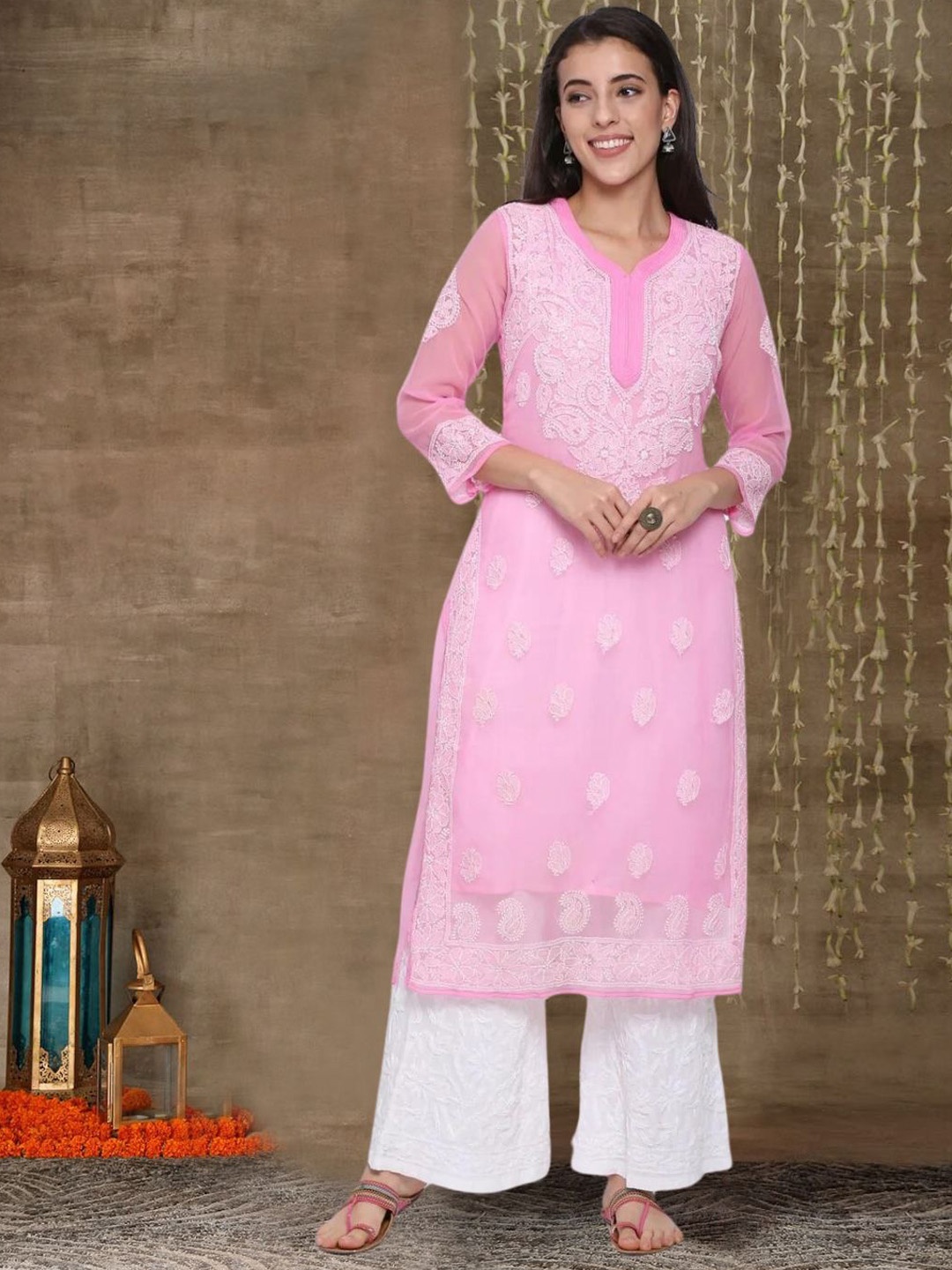 

PARAMOUNT CHIKAN Ethnic Motifs Embroidered Lucknowi Chikankari Georgette Kurta With Inner, Pink