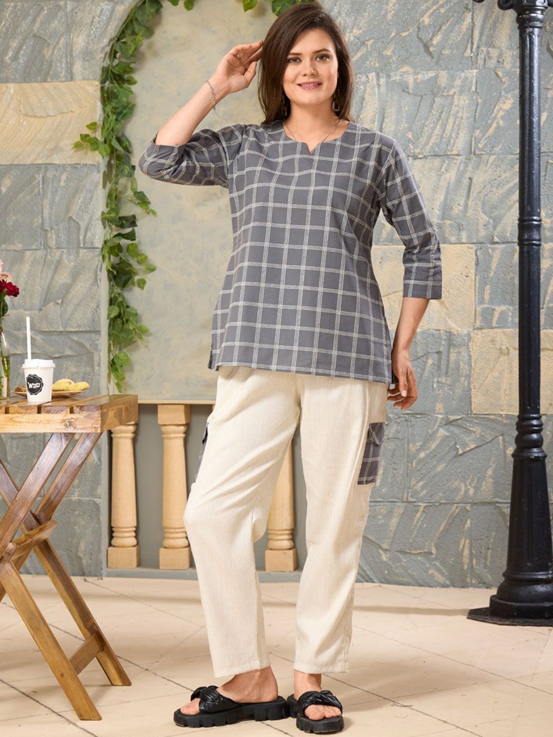 

NIGHT FLOSS Checked Round Neck Three-Quarter Sleeves Pure Cotton Top With Trouser, Charcoal