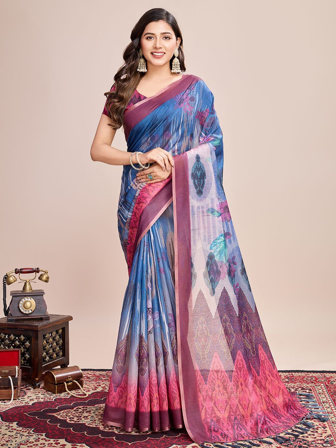 

HEER FASHION Floral Linen Blend Saree, Blue