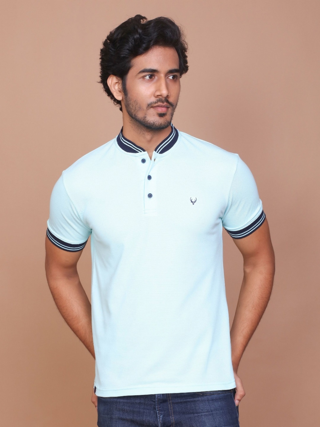 

RAVINIK Men Brand Logo Mandarin Collar Slim Fit T-shirt, Green