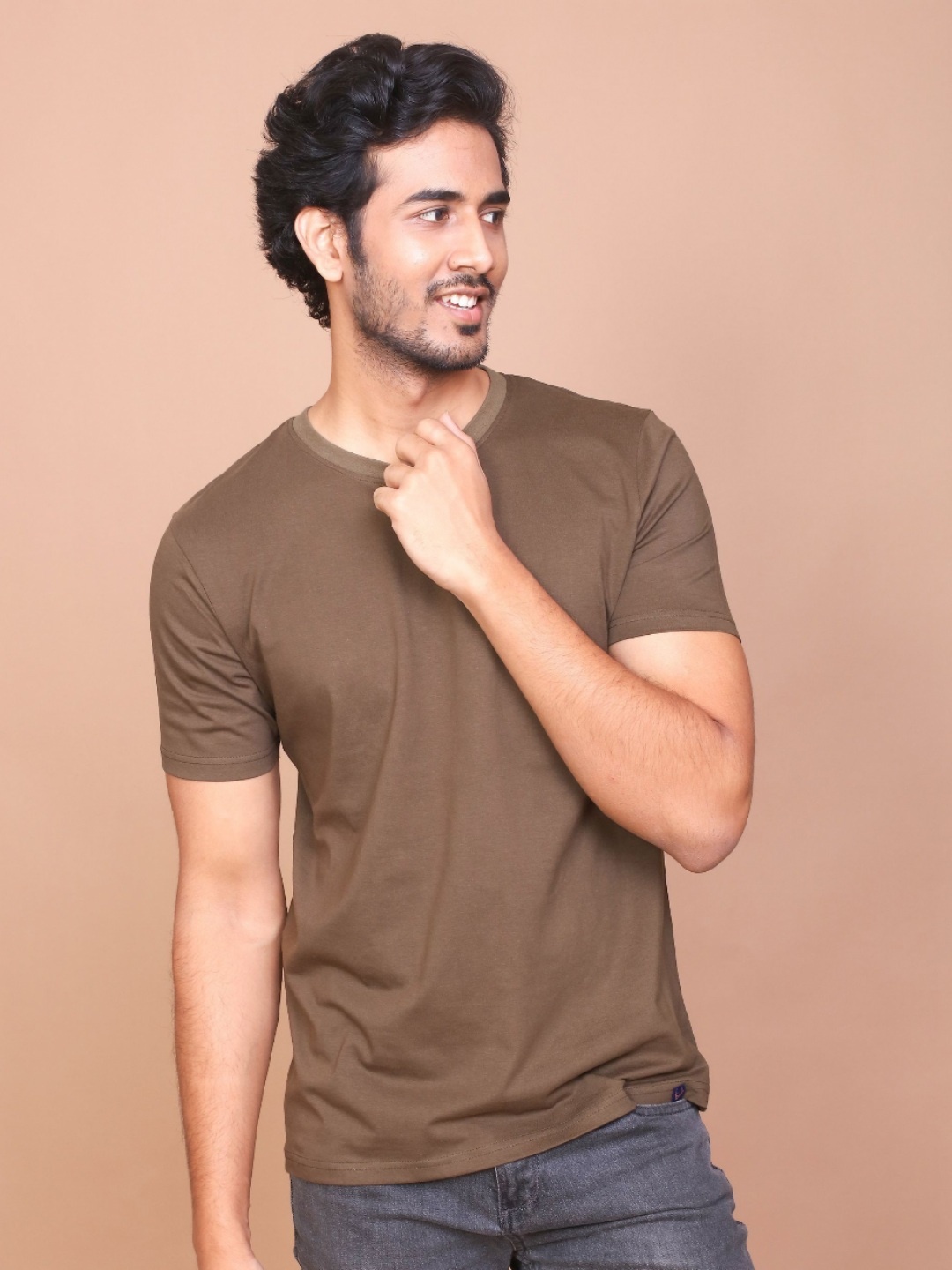 

RAVINIK Men Solid Round Neck Cotton Slim Fit T-shirt, Olive