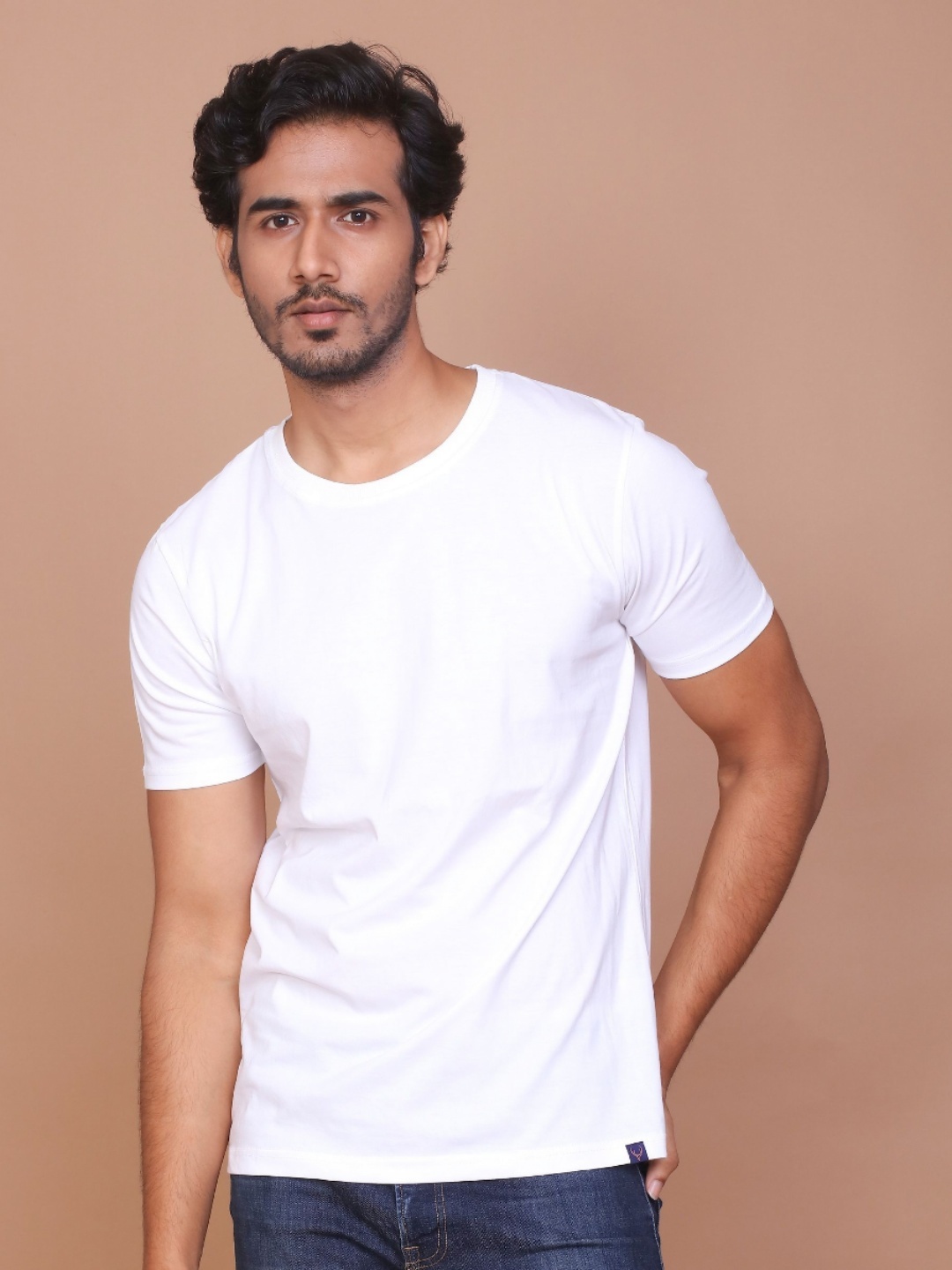 

RAVINIK Men Solid Round Neck Cotton Slim Fit T-shirt, White