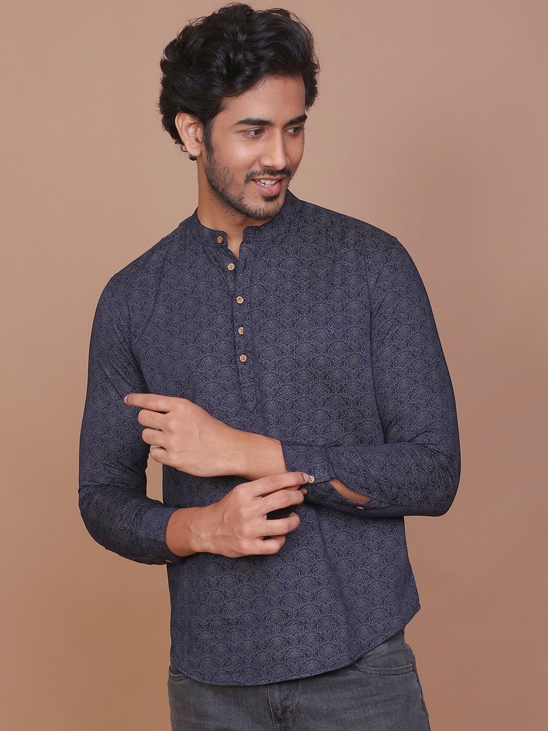 

RAVINIK Ethnic Motifs Printed Band Collar Cotton Straight Short Kurta, Navy blue