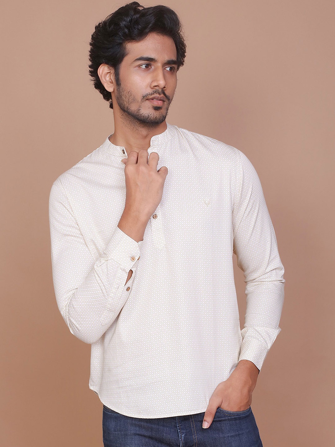 

RAVINIK Geometric Printed Band Collar Cotton Straight Short Kurta, White