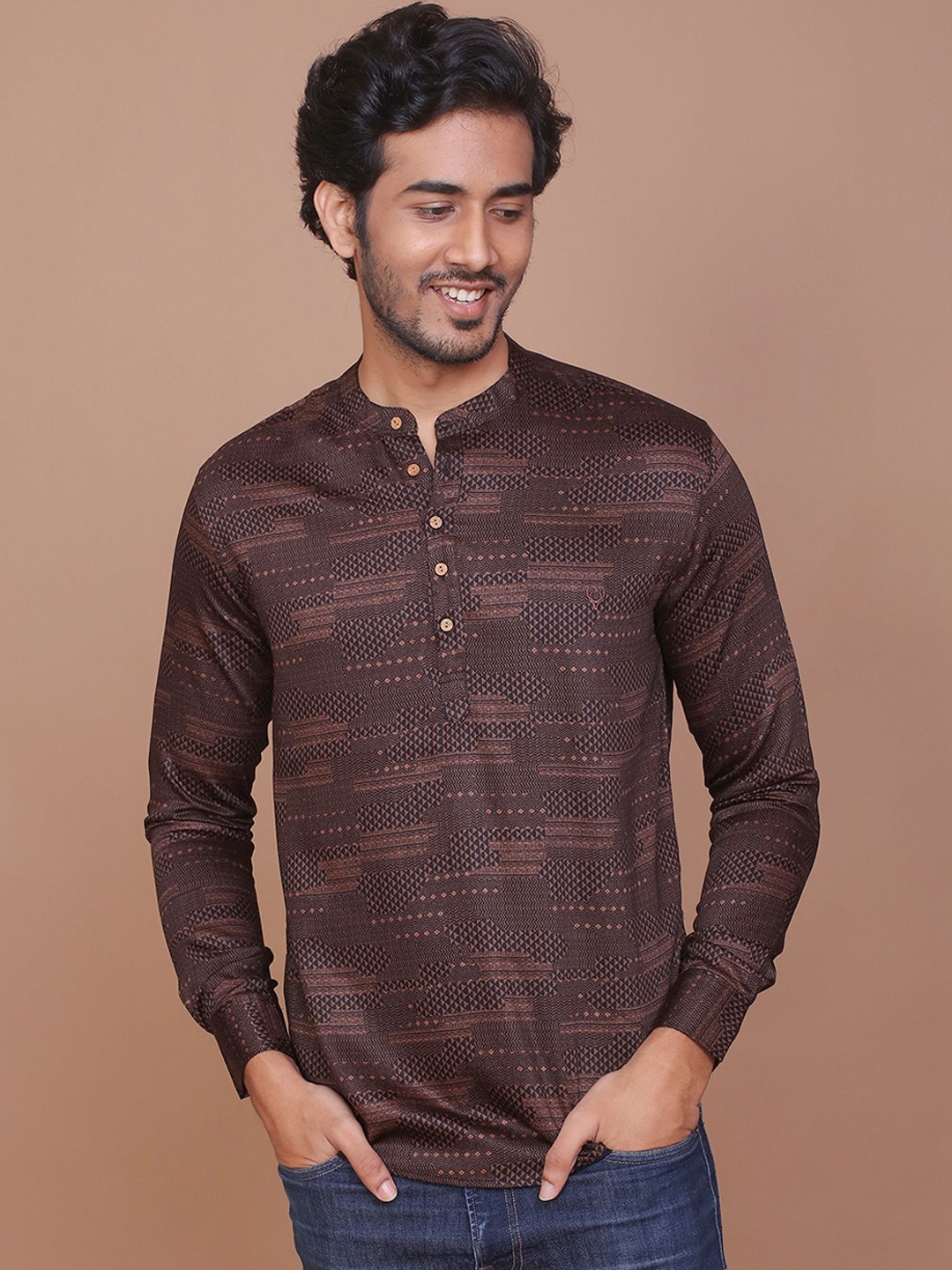 

RAVINIK Geometric Printed Band Collar Cotton Straight Short Kurta, Black