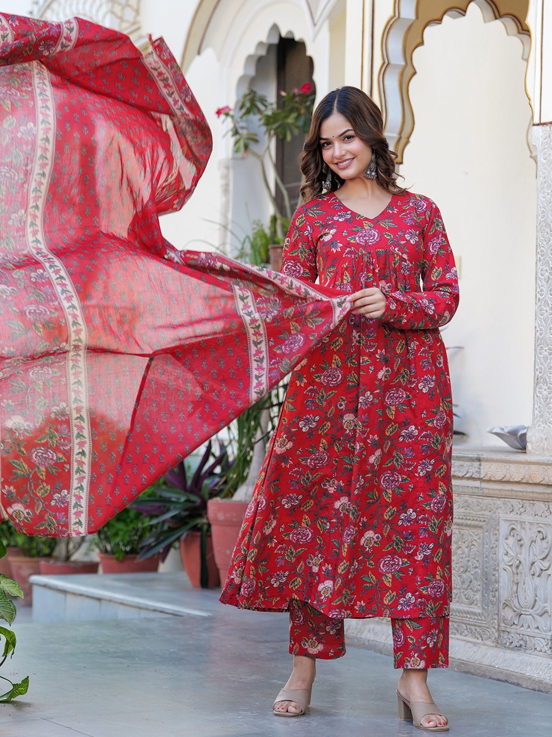 

MANOJAVA Floral Printed V-Neck Empire Pure Cotton Kurta With Trouser With Dupatta, Red