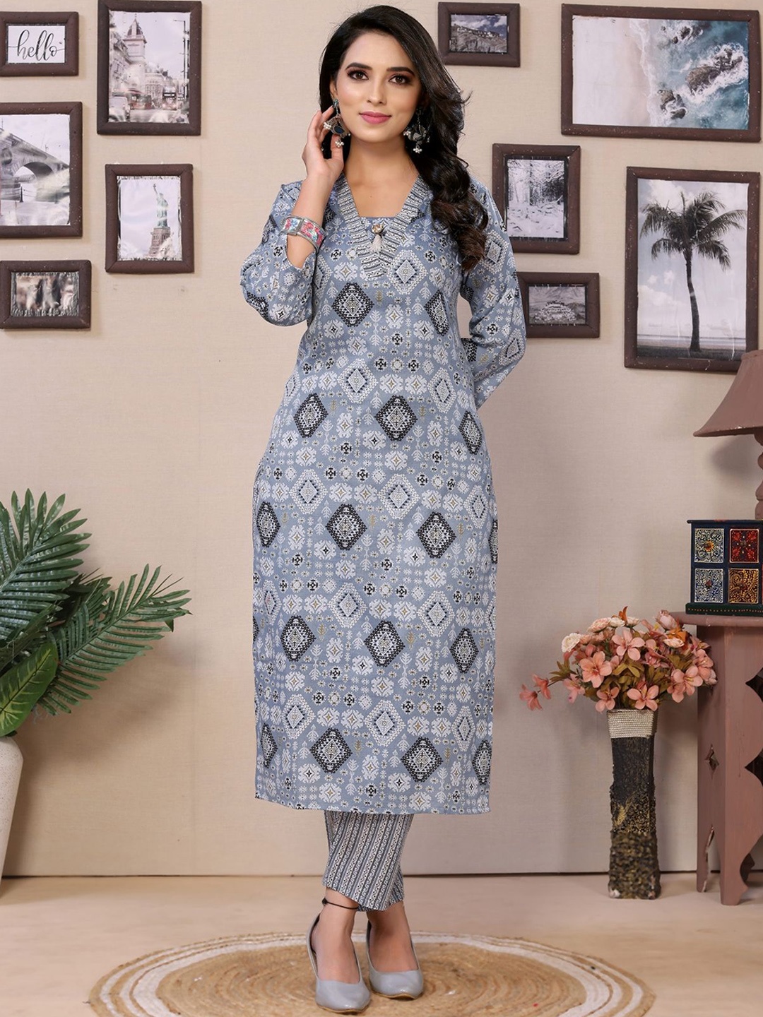 

vj fashion Ethnic Motifs Printed V-Neck Straight Kurta with Palazzos, Grey