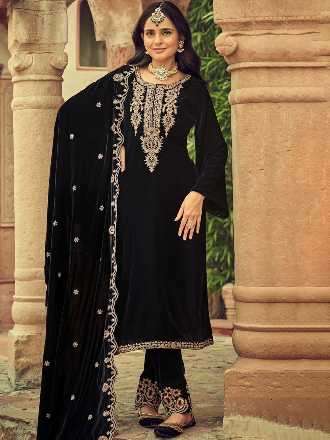 

Clora Creation Floral Embroidered Zari Pure Velvet Unstitched Dress Material, Black