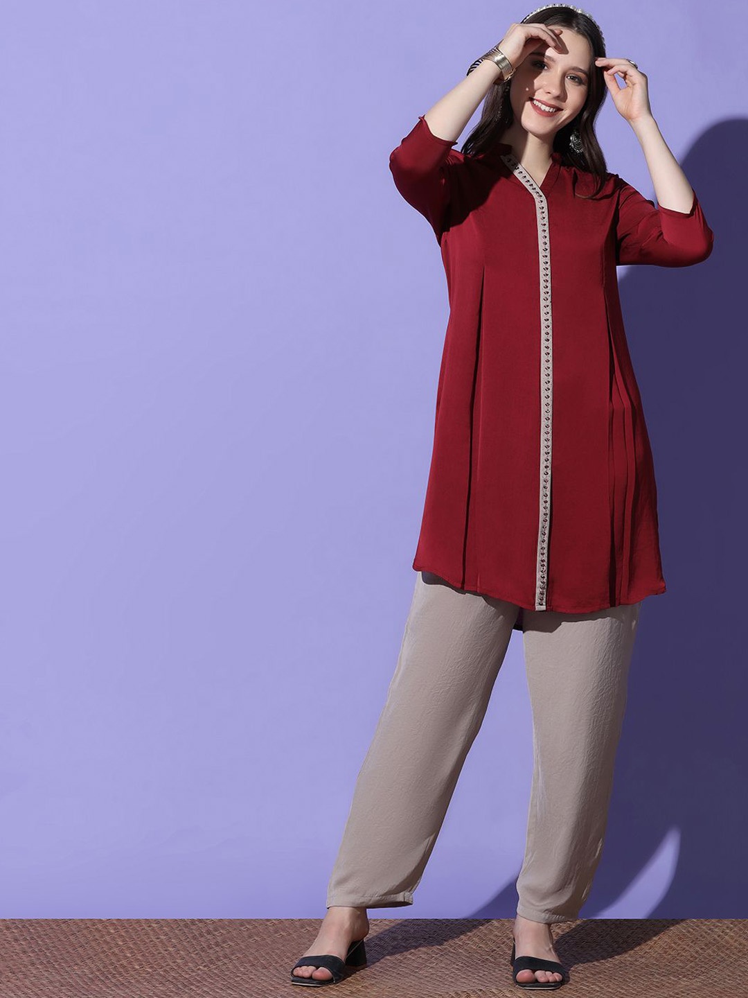 

FUTURO V-Neck Top With Trouser, Maroon