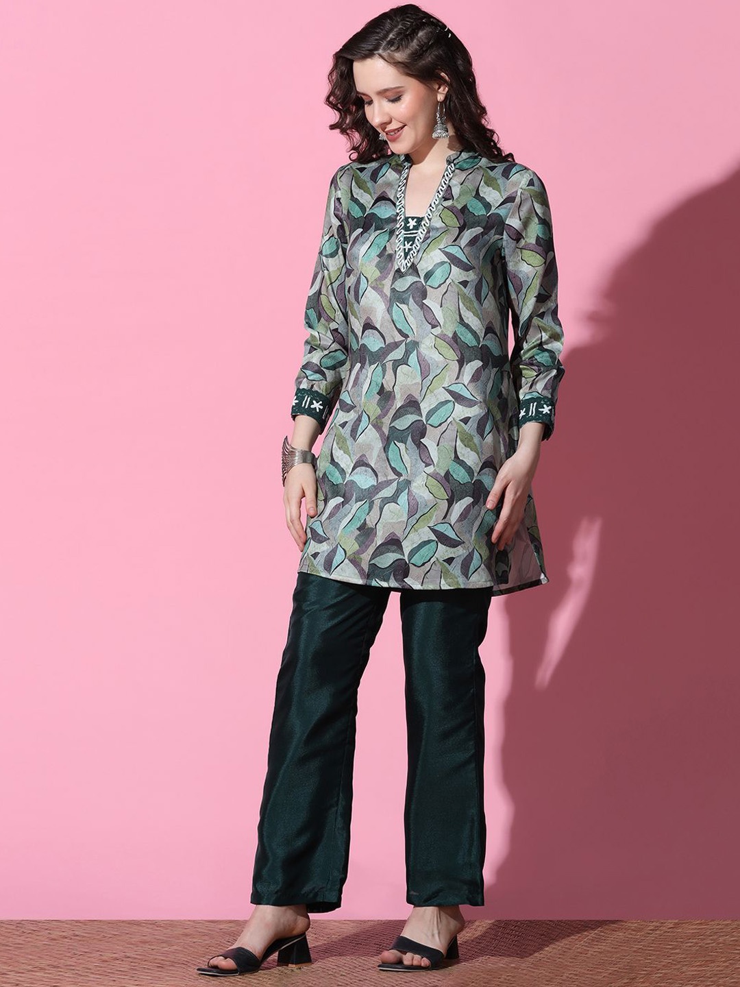 

FUTURO Printed Mandarin Collar Tunic With Trouser, Green