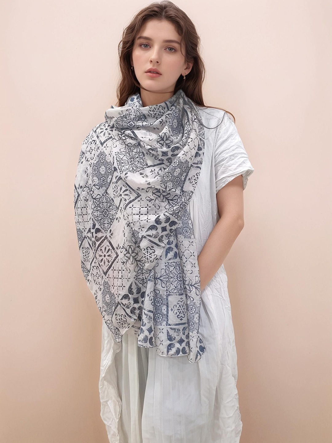 

J Style Women Printed Stole, White