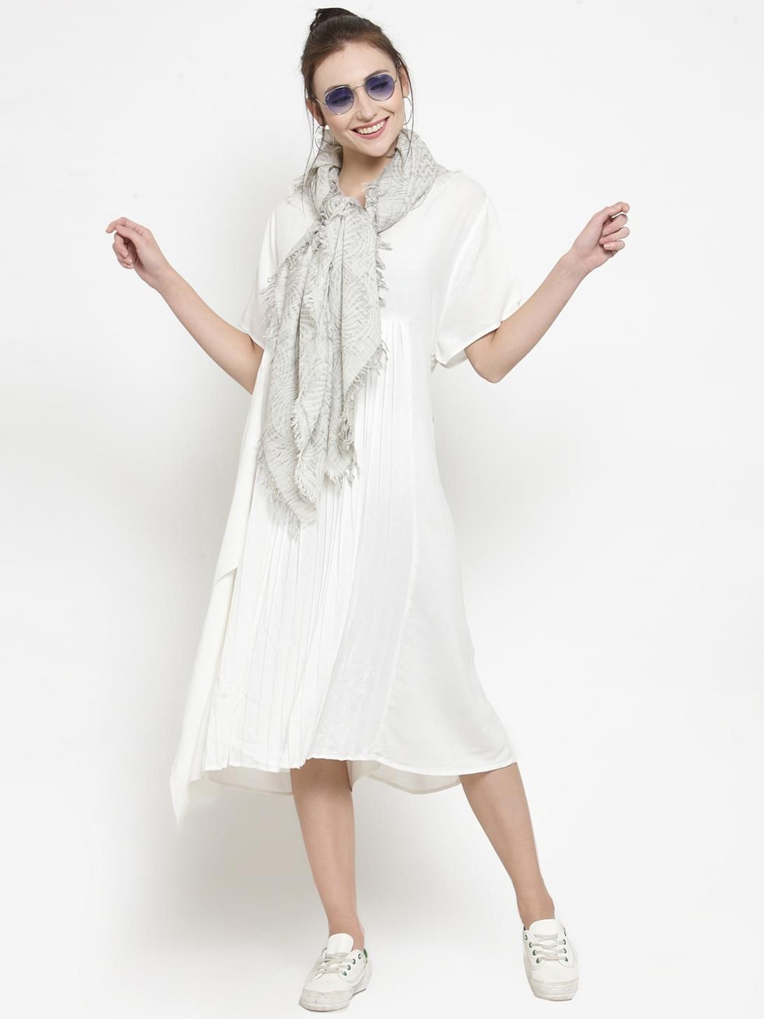 

J Style Women Printed Stole, Cream