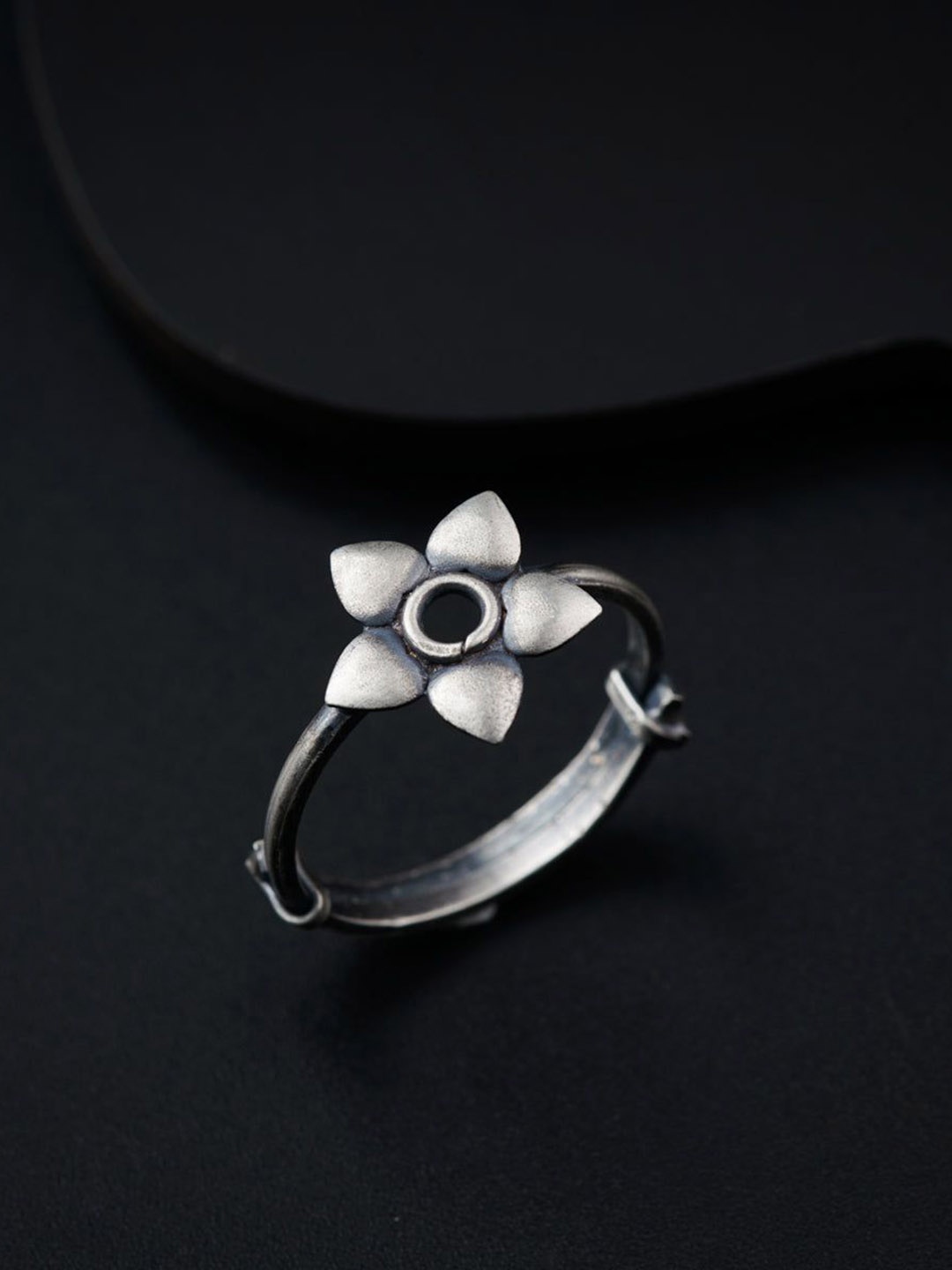 

House of Aadyaa Sterling Silver Floral Finger Ring