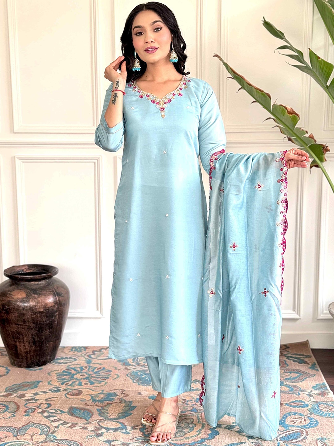 

HERE&NOW Floral Embroidered Kurta with Trousers & Dupatta, Blue