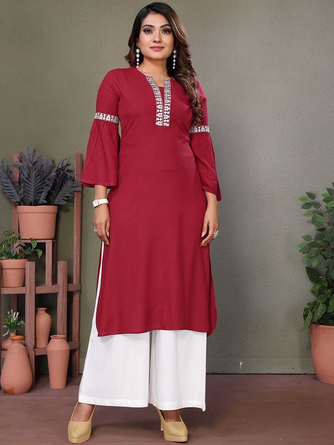 

Rangita Embroidered Bell Sleeves Straight Kurta, Maroon
