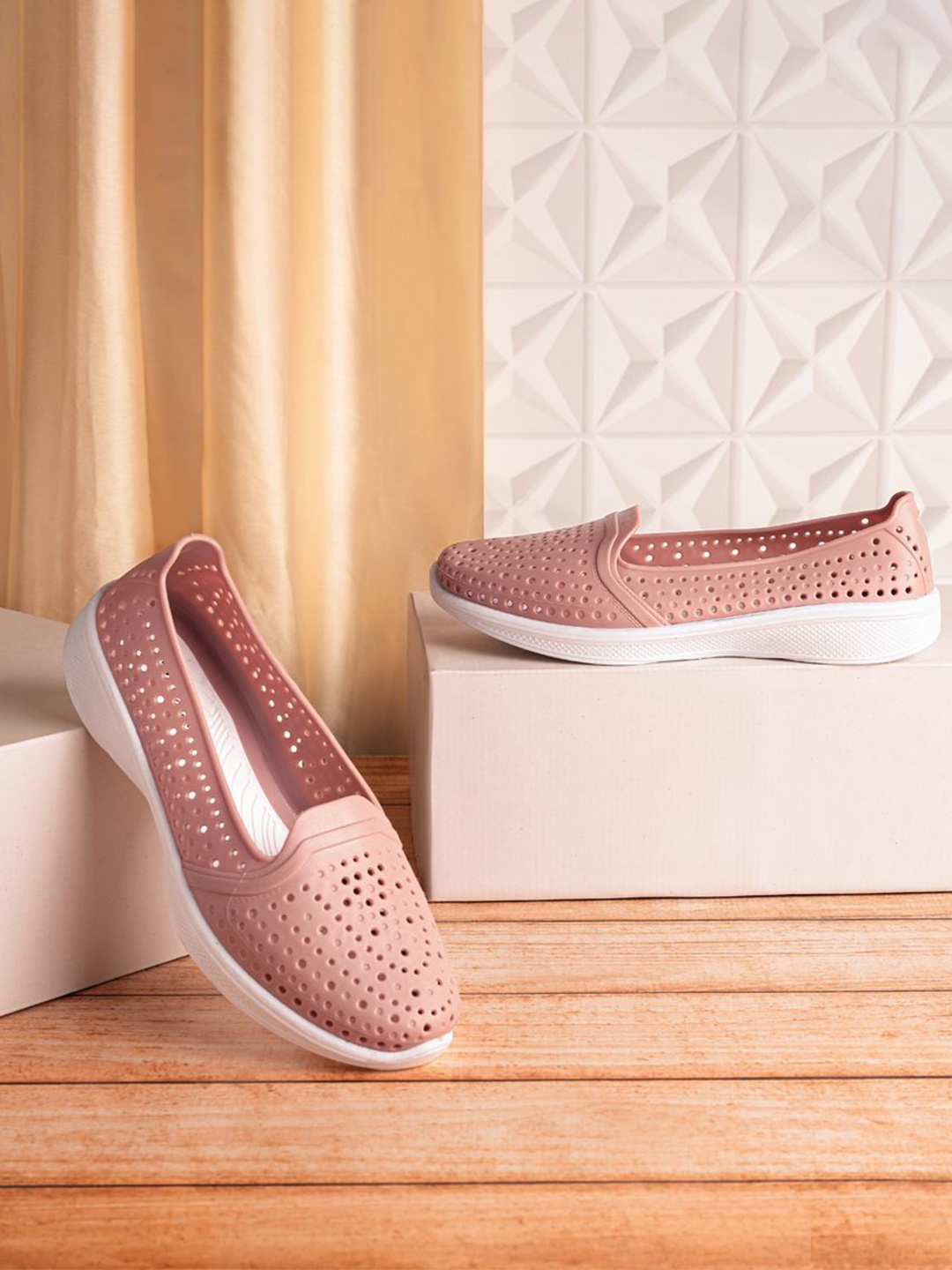

Indifeet Women Slip-On Pink Rubber Ballerina Flat Shoes, Peach