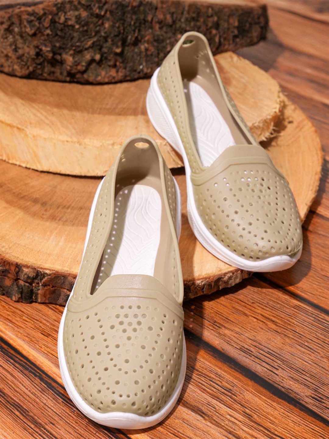 

Indifeet Women Slip-On Beige Rubber Ballerina Flat Shoes, Cream