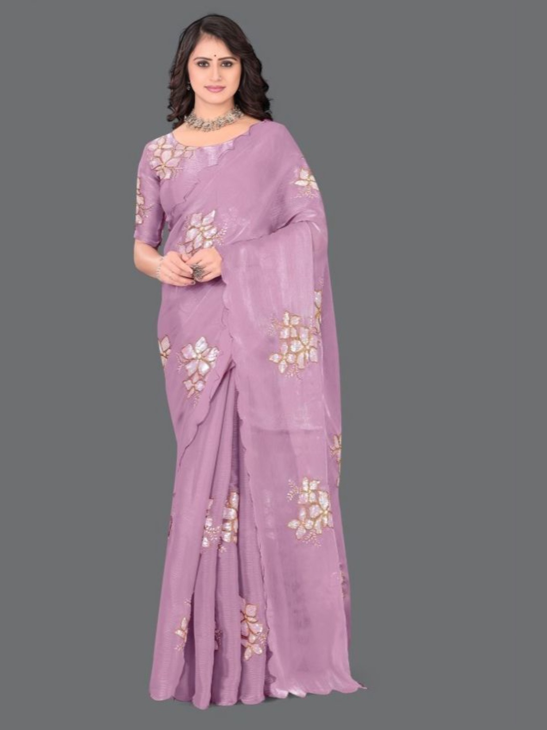 

APNISHA Women Floral Printed Embroidered Saree, Pink
