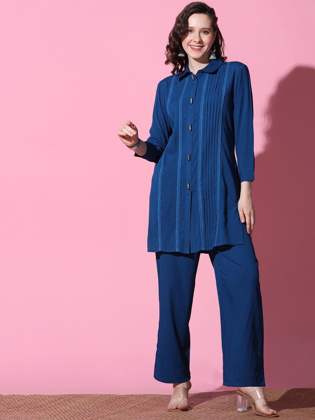 

FUTURO Self Design Pure Cotton Shirt & Trousers, Blue