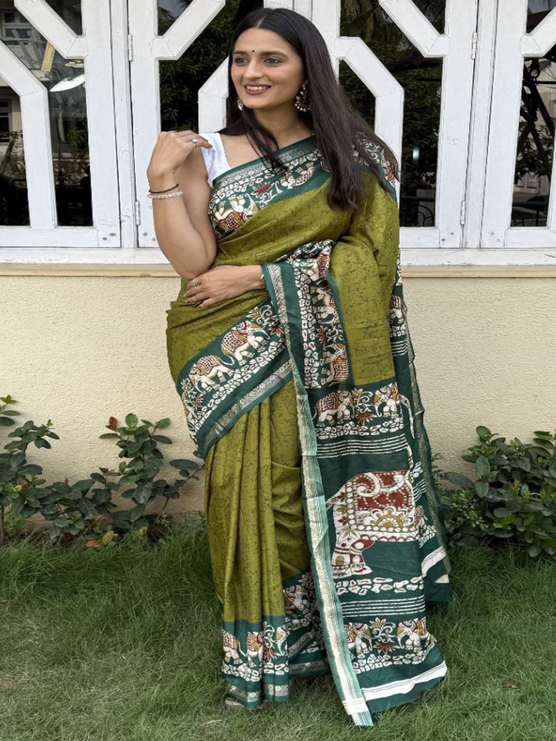 

Sadika Jacquard Border Banarasi Saree, Lime green