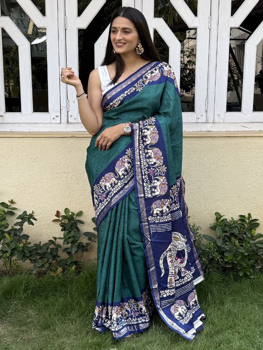 

Sadika Ethnic Motifs Printed Zari Kanjeevaram Saree, Green